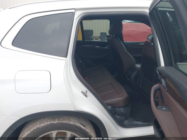 2019 BMW X3 5UXTR9C58KLE18338 Photo 7