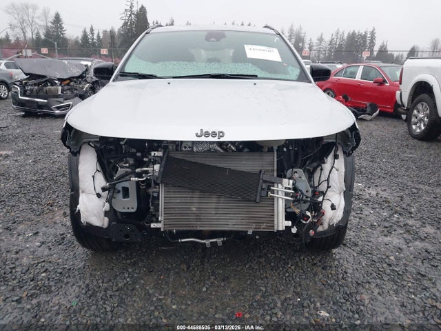 3C4NJDBN3ST560748 Jeep Compass Latitude 4x4