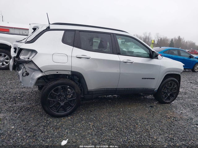 3C4NJDBN3ST560748 Jeep Compass Latitude 4x4