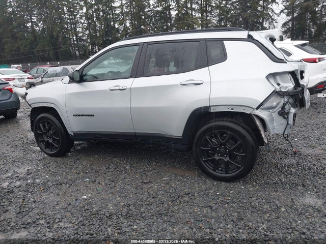 3C4NJDBN3ST560748 Jeep Compass Latitude 4x4