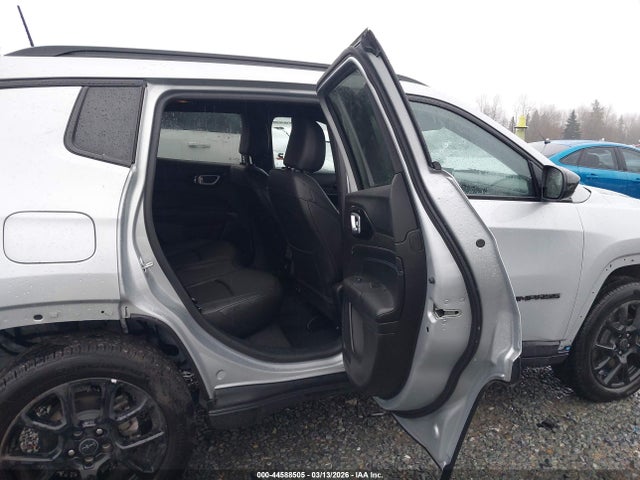 3C4NJDBN3ST560748 Jeep Compass Latitude 4x4