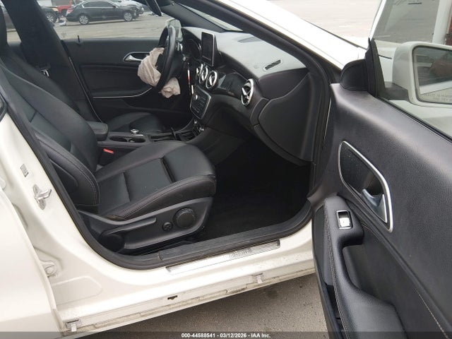 44588541 :رقم المزاد ، WDDSJ4GB8GN310825 vin ، 2016 Mercedes-benz Cla 250 4matic مزاد بيع