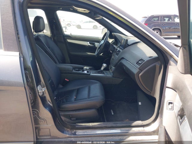 44588546 :رقم المزاد ، WDDGF81X48F079128 vin ، 2008 Mercedes-benz C 300 Luxury 4matic/sport 4matic مزاد بيع