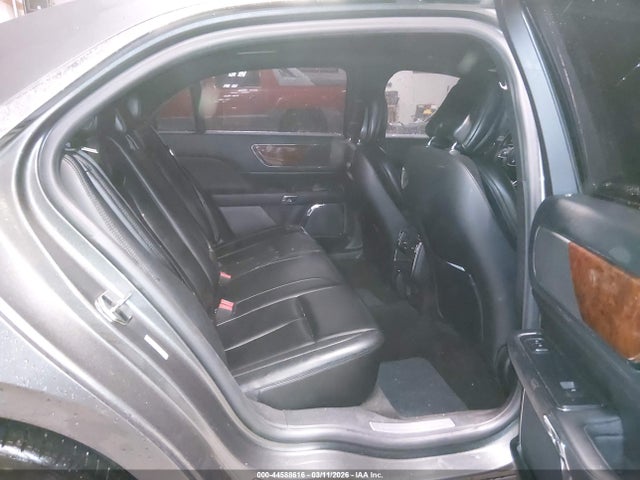 1LN6L9PKXL5603067 Lincoln Continental Standard