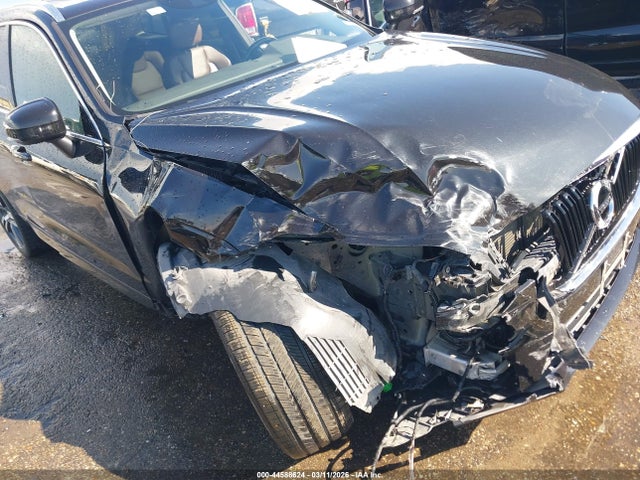 2018 VOLVO XC60 YV4A22RK4J1014507 Photo 5