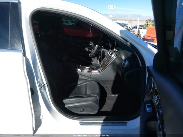 44588674 :رقم المزاد ، 55SWF4JB8HU211538 vin ، 2017 Mercedes-benz C 300 مزاد بيع