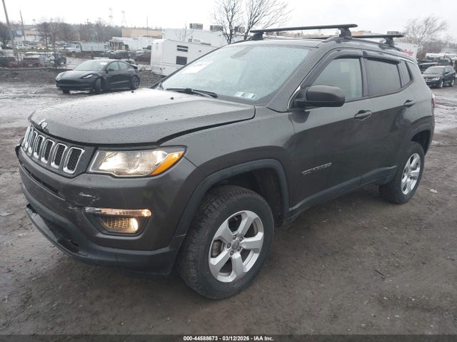 Jeep Compass Latitude 4x4 2018 3C4NJDBB4JT455530 Image 2