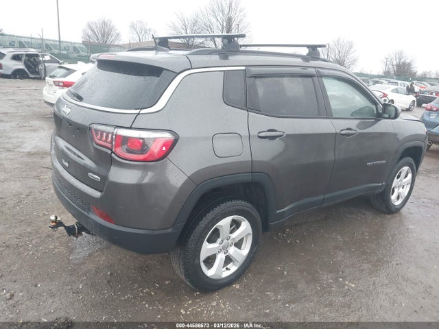 Jeep Compass Latitude 4x4 2018 3C4NJDBB4JT455530 Image 4