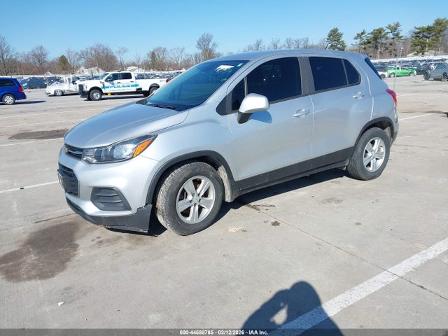 Chevrolet TRAX LS 2017 KL7CJKSB4HB103620 Image 2