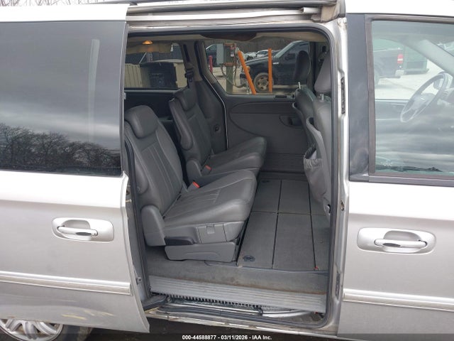 44588877 :رقم المزاد ، 2A4GP54L77R137264 vin ، 2007 Chrysler Town & Country Touring مزاد بيع