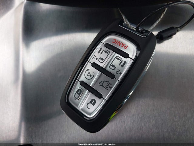 2026 Chrysler Pacifica Limited მანქანა იყიდება აუქციონზე, vin: 2C4RC1GG4TR239469, აუქციონის ნომერი: 44588950