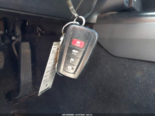 44588995 :رقم المزاد ، 4T1B11HK3JU043660 vin ، 2018 Toyota Camry Se مزاد بيع