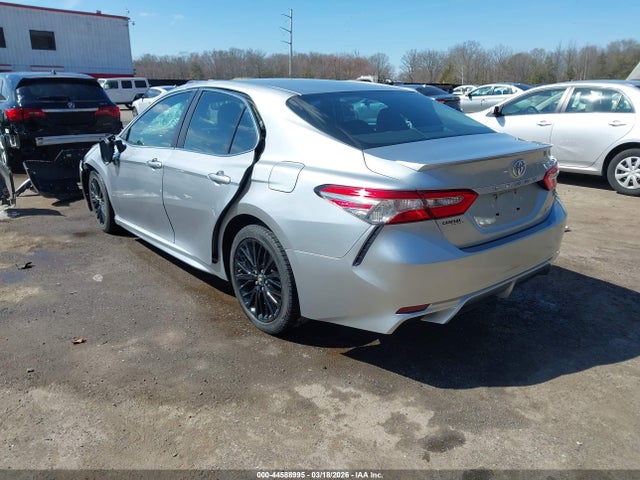 44588995 :رقم المزاد ، 4T1B11HK3JU043660 vin ، 2018 Toyota Camry Se مزاد بيع