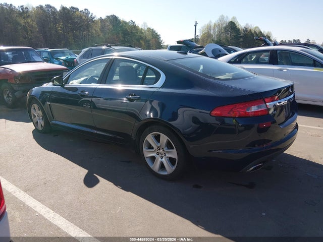 2011 JAGUAR XF SAJWA0FB8BLR94626 Photo 2
