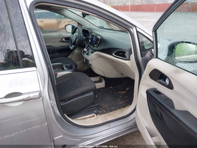Auction sale of the 2017 Chrysler Pacifica Touring Plus, vin: 2C4RC1BG4HR781976, lot number: 44589044