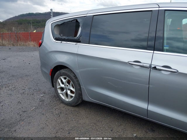 Auction sale of the 2017 Chrysler Pacifica Touring Plus, vin: 2C4RC1BG4HR781976, lot number: 44589044