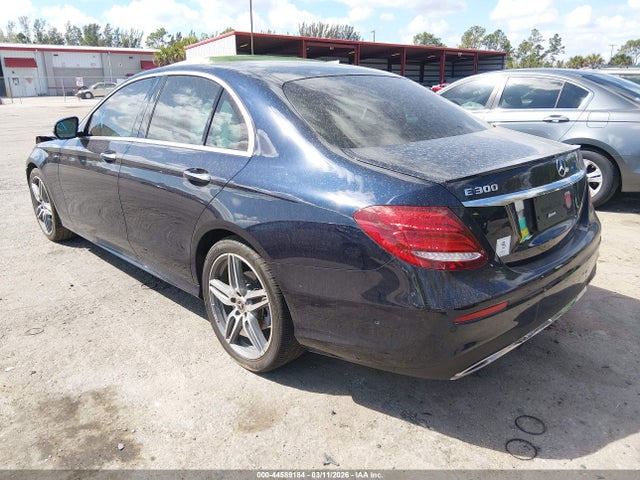 2018 MERCEDES-BENZ E 300 WDDZF4JB2JA436668 Photo 2