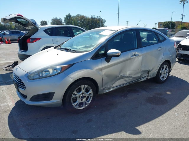 Ford FIESTA SE 2015 3FADP4BJ8FM221593 Image 2
