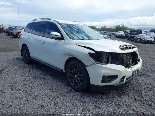 Продажа на аукционе авто 2017 Nissan Pathfinder Sv, vin: 5N1DR2MN3HC626611, номер лота: 44589316