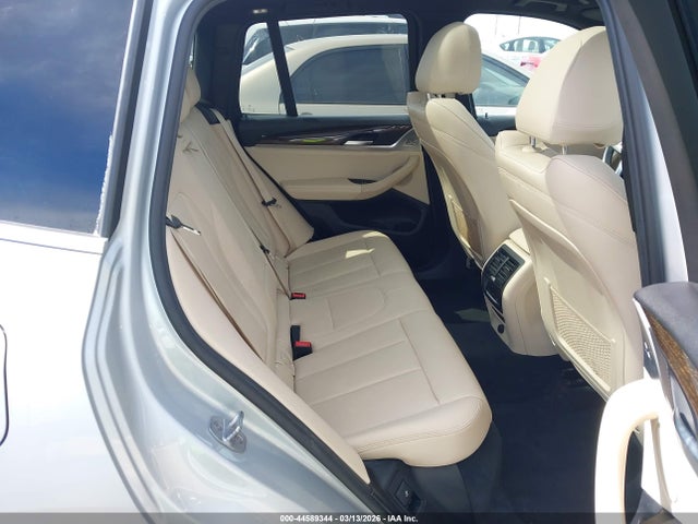 5UXTR7C59KLF24561 BMW X3 Sdrive30i