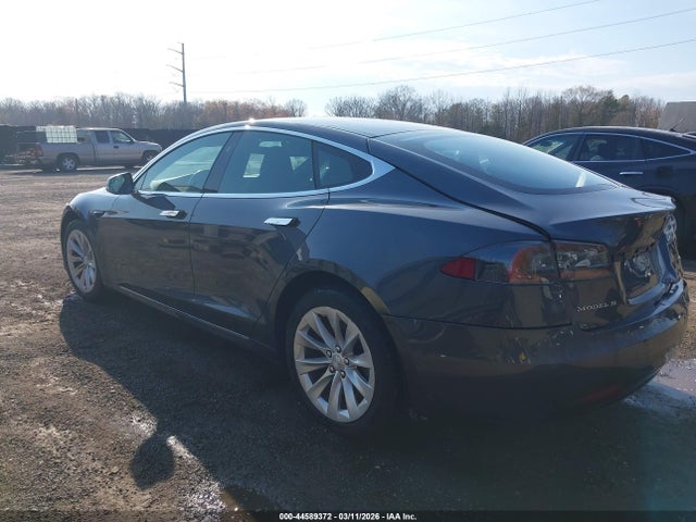 2018 TESLA MODEL S 5YJSA1E28JF272207 Photo 2