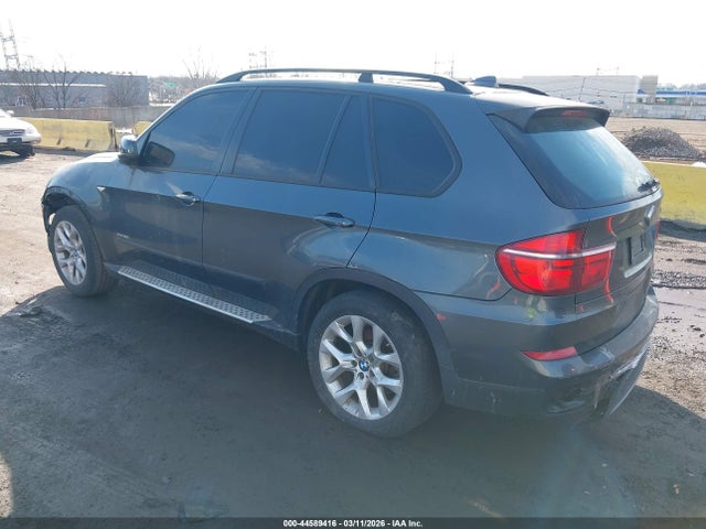 2011 BMW X5 5UXZV4C53BL400349 Photo 2