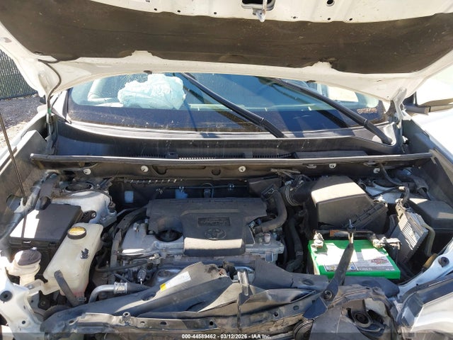2T3WFREV1JW483951 Toyota Rav4 Xle