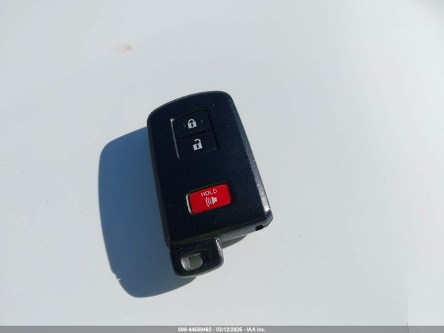 2T3WFREV1JW483951 Toyota Rav4 Xle