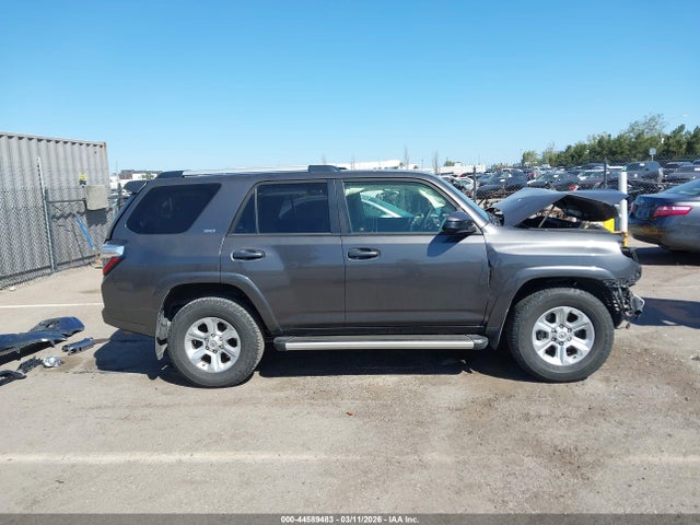 Toyota 4RUNNER SR5 2019 JTEZU5JR5K5210536 Image 14