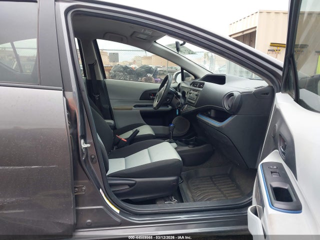 44589568 :رقم المزاد ، JTDKDTB33D1546877 vin ، 2013 Toyota Prius C Four/one/three/two مزاد بيع