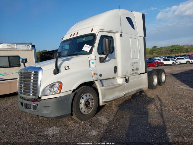 Продажа на аукционе авто 2013 Freightliner Cascadia 125, vin: 3AKJGLDR3DSBV3700, номер лота: 44589663