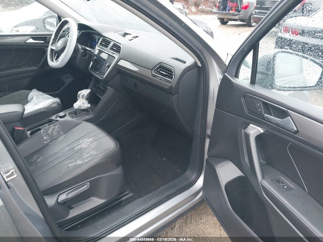 Продажа на аукционе авто 2024 Volkswagen Tiguan 2.0t Se/2.0t Wolfsburg Edition, vin: 3VVMB7AX5RM127984, номер лота: 44589666