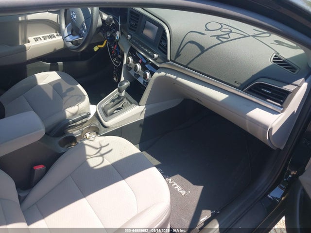Продажа на аукционе авто 2019 Hyundai Elantra Se, vin: 5NPD74LF5KH451693, номер лота: 44589692