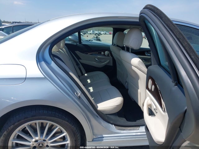 Aukcja sprzedaży 2022 Mercedes-benz E 450 4matic, vin: W1KZF5KB2NB032449, numer aukcji: 44589705
