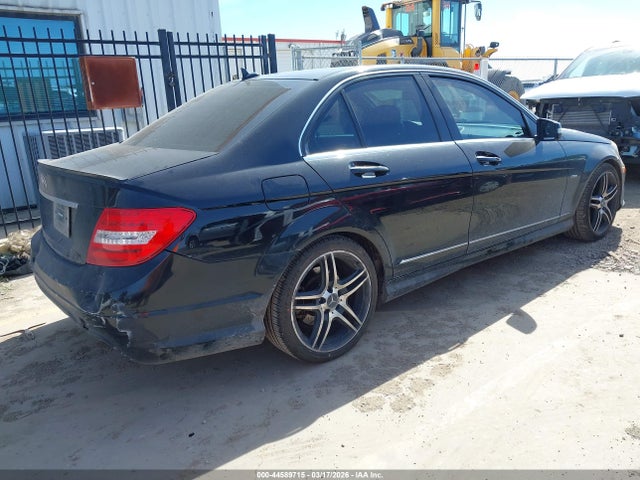 2012 Mercedes-benz C 250 Luxury/sport მანქანა იყიდება აუქციონზე, vin: WDDGF4HBXCR231939, აუქციონის ნომერი: 44589715