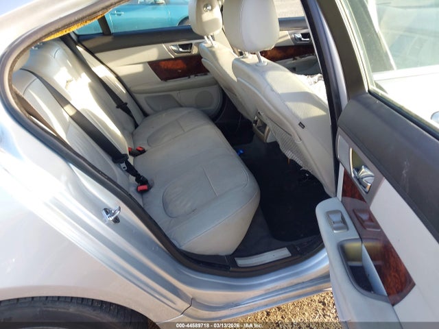2011 JAGUAR XF SAJWA0FB1BLS16782 Photo 7