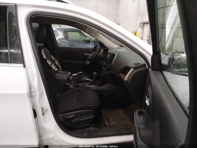Продажа на аукционе авто 2015 Jeep Cherokee Latitude, vin: 1C4PJMCS0FW504831, номер лота: 44589730