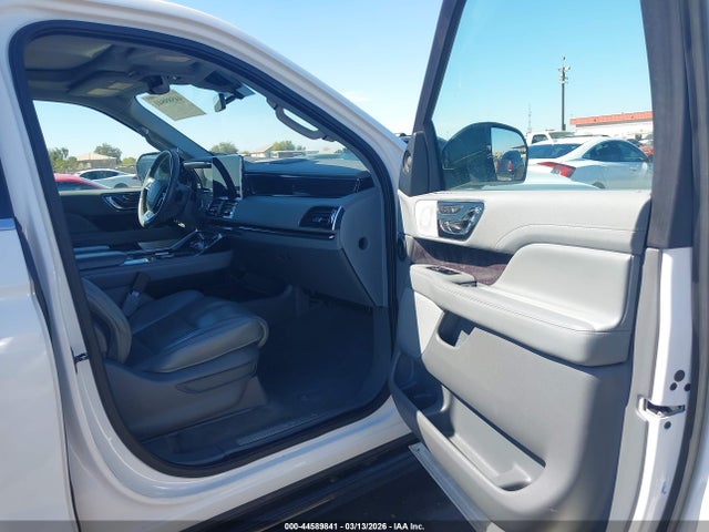 5LMJJ2LT8LEL23053 Lincoln Navigator Reserve
