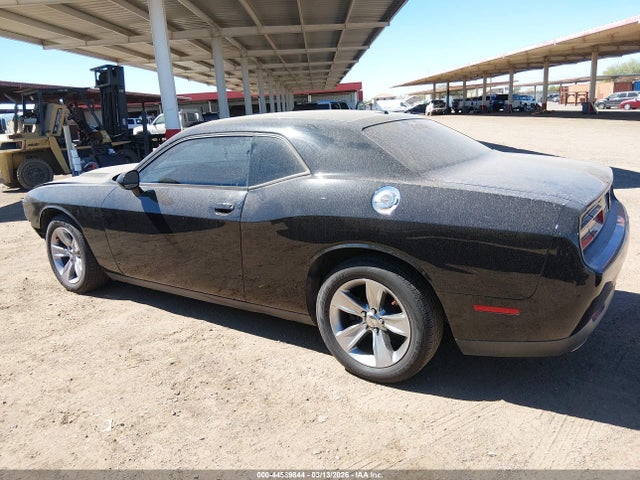 2C3CDZAG4FH865208 Dodge Challenger Sxt