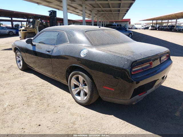 2C3CDZAG4FH865208 Dodge Challenger Sxt