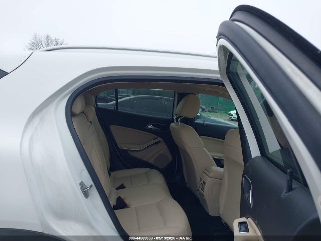 WDCTG4GB2JJ479339 Mercedes-Benz Gla 250 4matic
