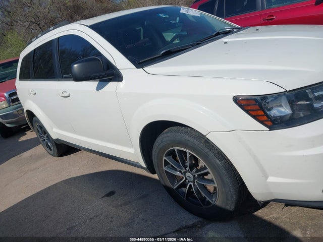 3C4PDCAB9JT309572 Dodge JOURNEY SE