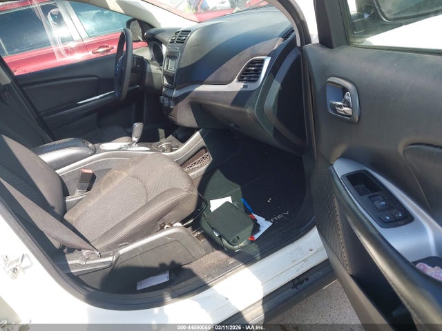 3C4PDCAB9JT309572 Dodge JOURNEY SE