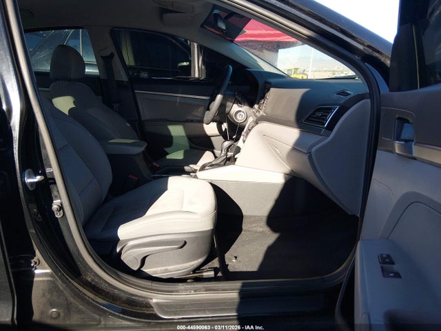5NPD74LF9HH086332 Hyundai ELANTRA SE