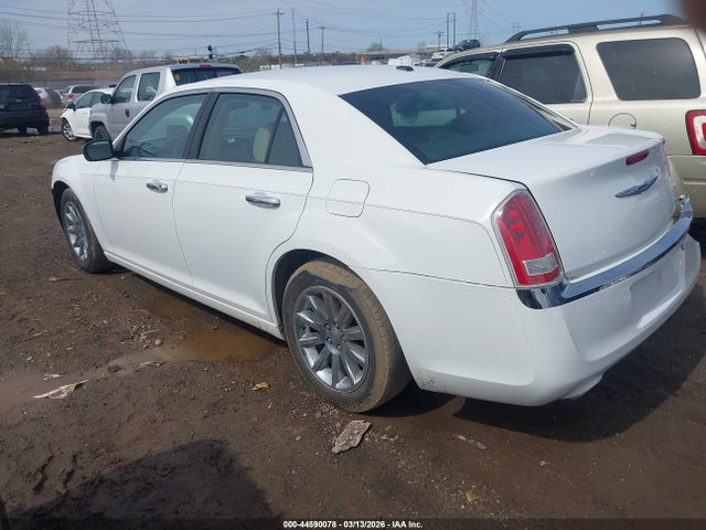2012 CHRYSLER 300 2C3CCACG7CH272696 Photo 2