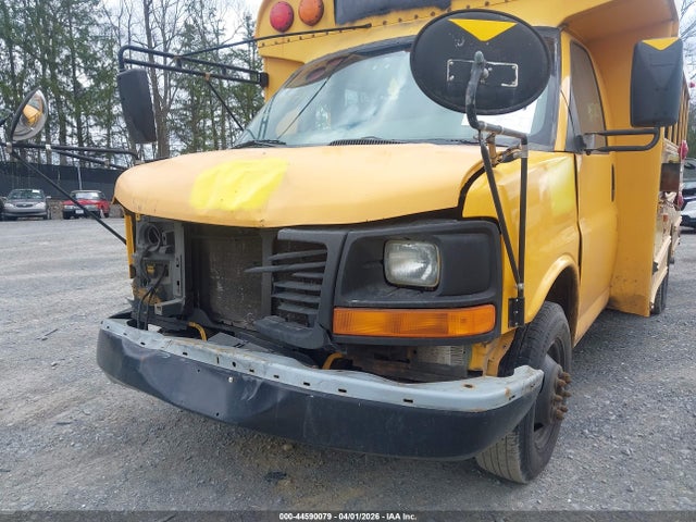 Продажа на аукционе авто 2004 Gmc Savana Cutaway Standard W/c7l/c7n, vin: 1GDJG31U541150295, номер лота: 44590079