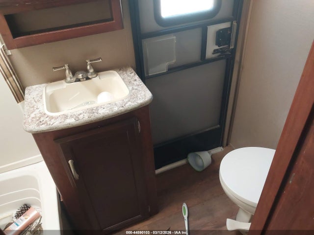 Продаж на аукціоні авто 2015 Keystone Outback 312bh, vin: 4YDT31228FB452653, номер лоту: 44590103