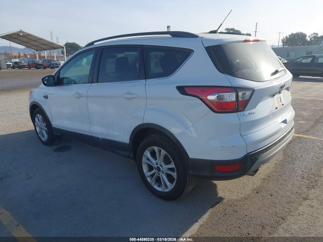 1FMCU0GD1JUB73929 Ford ESCAPE SE