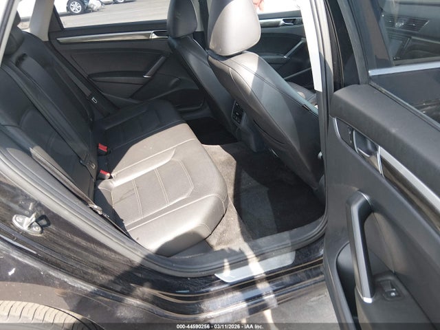 2017 VOLKSWAGEN PASSAT 1VWGT7A36HC054143 Photo 7