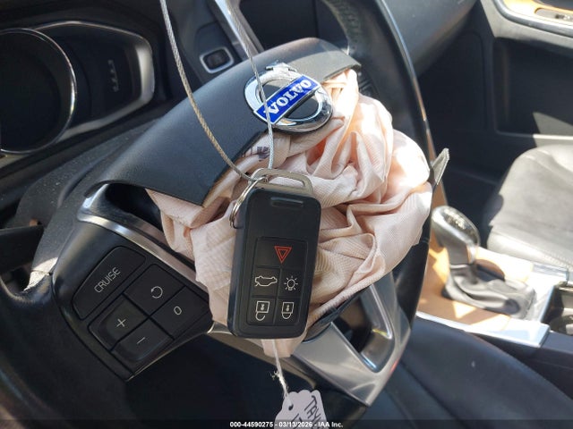 2017 VOLVO XC60 YV440MDU3H2042648 Photo 10